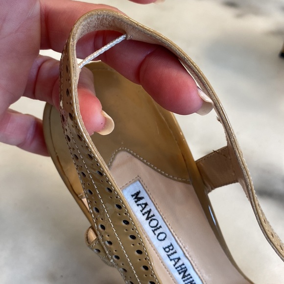 Manolo Blahnik patent leather heels - Picture 14 of 14